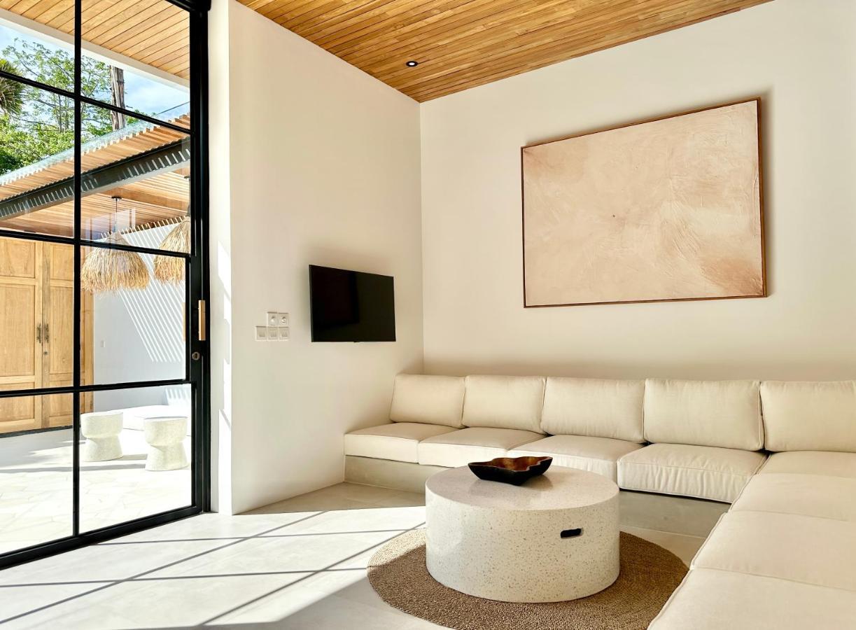 The Suites By The Young Villas Uluwatu Exterior foto