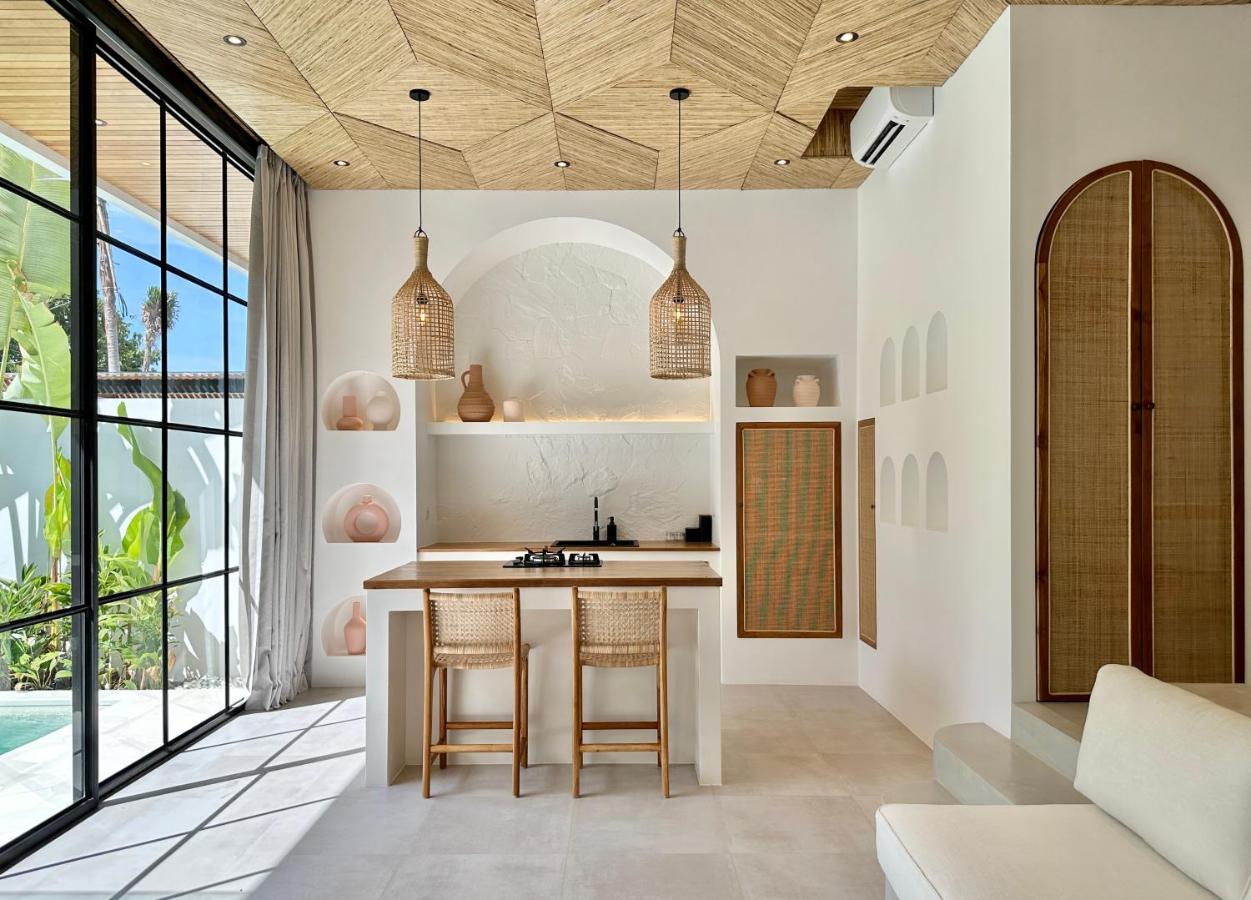 The Suites By The Young Villas Uluwatu Exterior foto