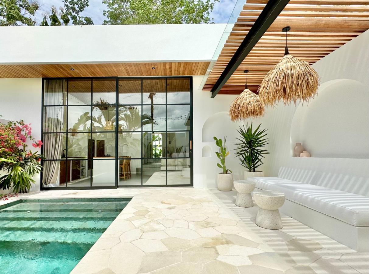The Suites By The Young Villas Uluwatu Exterior foto