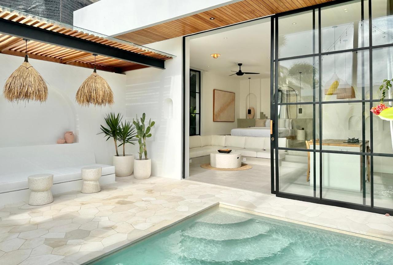 The Suites By The Young Villas Uluwatu Exterior foto