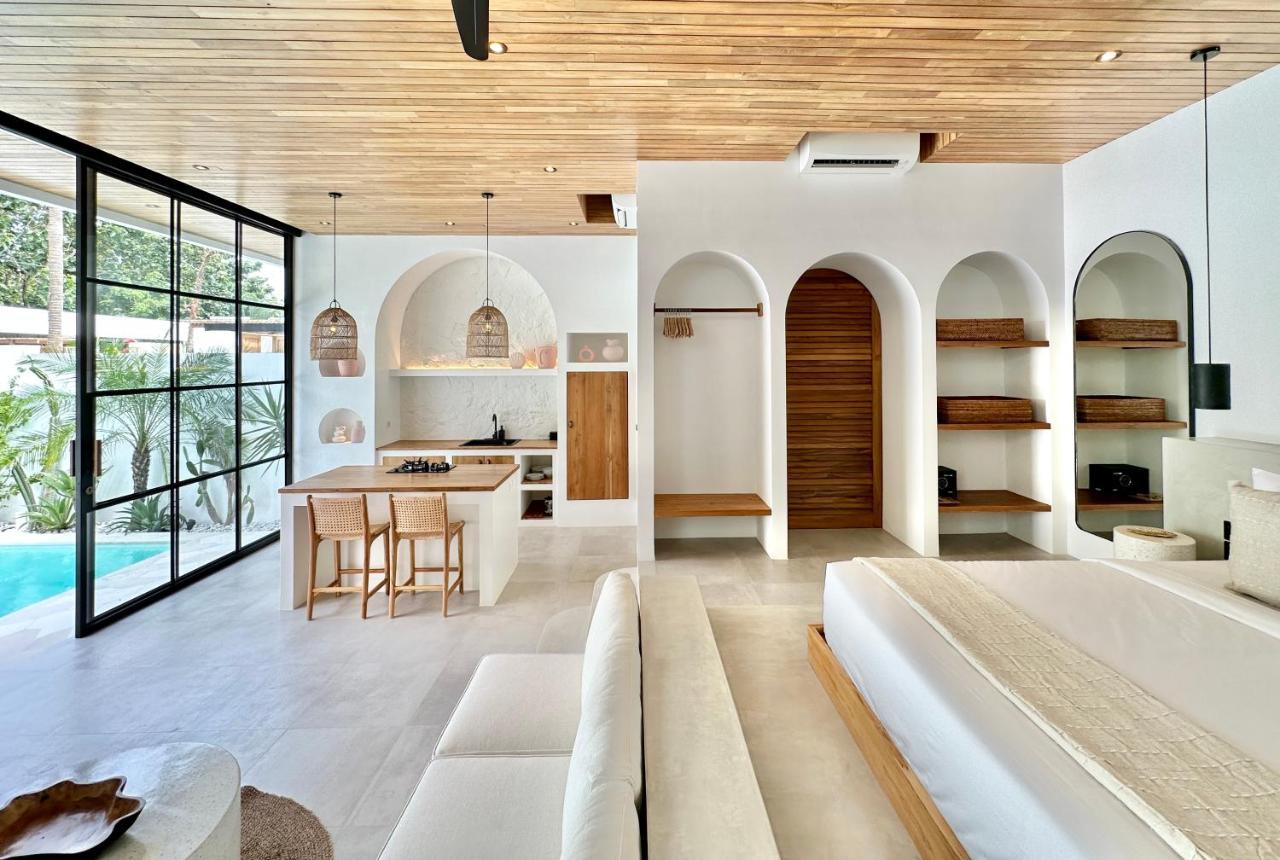 The Suites By The Young Villas Uluwatu Exterior foto