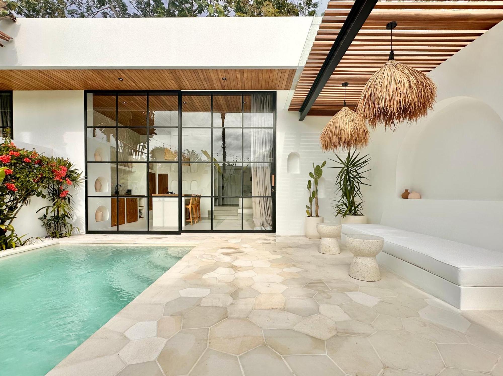 The Suites By The Young Villas Uluwatu Exterior foto